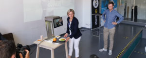 Die Wirtschaftsministerin von Baden-Württemberg benutzt die autonome Speisenerkennung von auvisus